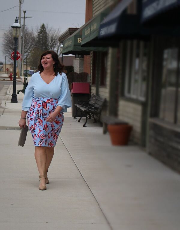 Curvy Fashion / Over 50 Fashion / Plus Sized Fashion / Pencil Skirt