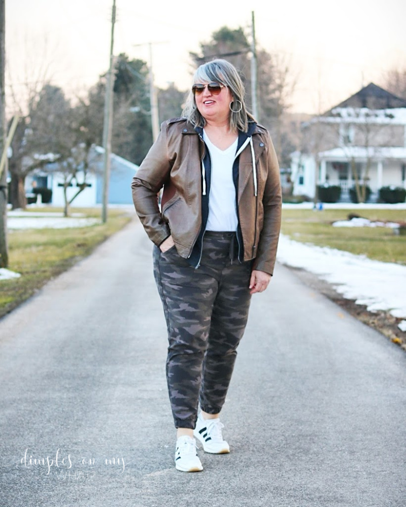 camo joggers for curvy women; plus size fashion; street-chic look for curvy women; plus size athleisure; friday favorites