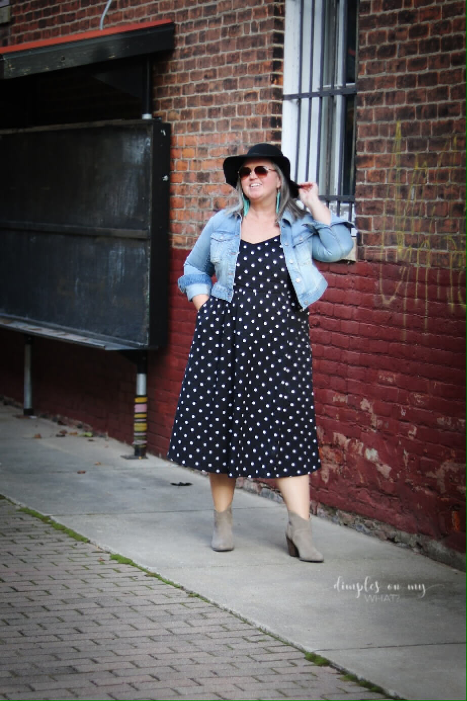 Plus size fall fashion inspiration is as close as your summer dresses. That's right. Here's how to style summer dresses into fall.

#plussizefashion
#falloutfitideas