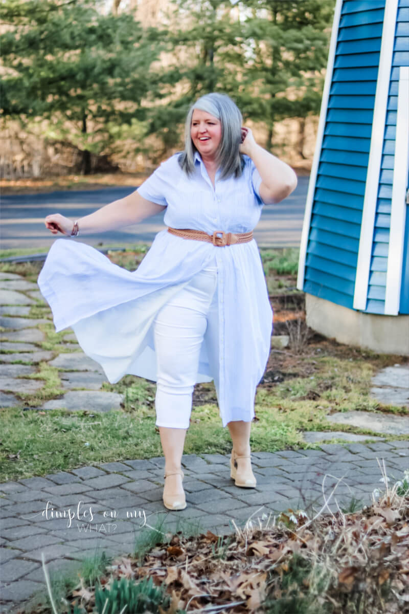 Cropped jeans can be hard to style and keep a lean look. But if you love  them, here are 4 ways to style white cropped jeans.  #fashionover50 #plussizeover50 #over50andplussize #plussizespringoutfitideas