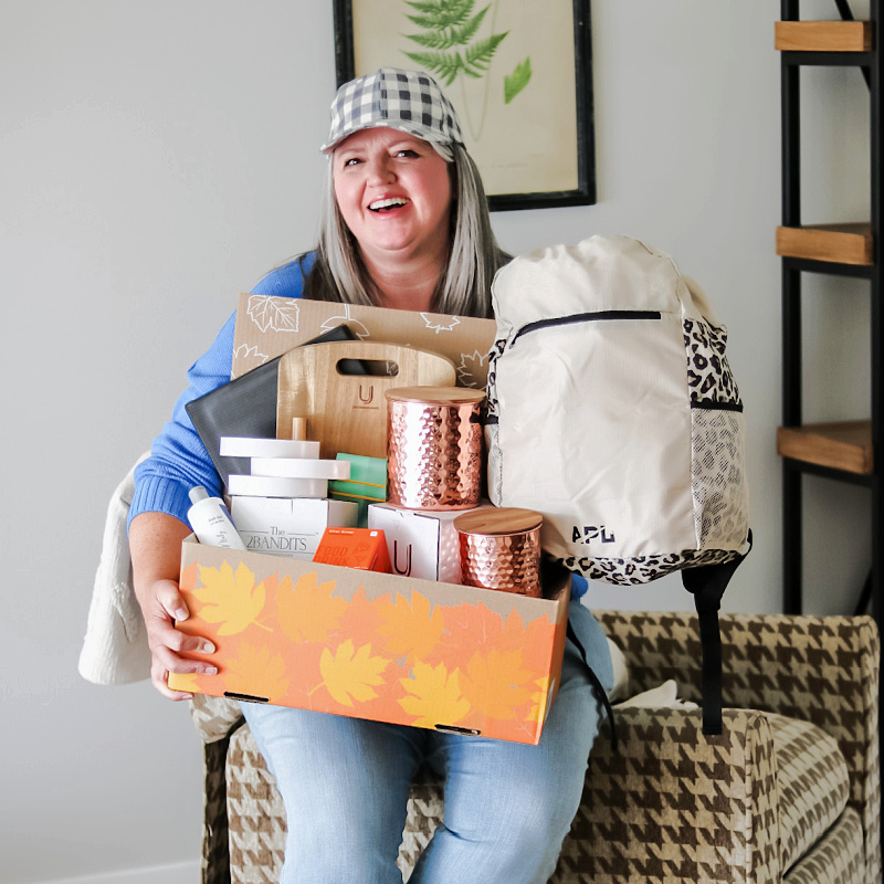 This FabFitFun 2021 subscription box is giving me all the fall feels. And this season we have special customization options available.