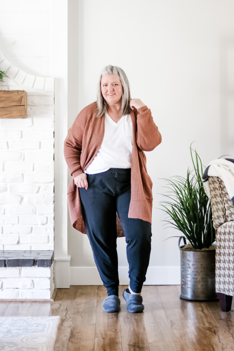 This cozy lounging outfit also doubles as the perfect holiday travel outfit for curvy women over 50. It's comfortable and allows you to layer. 

#plussizeoutfitideas #midlifeoutfitideas #midsizeoutfitideas #fashionover50 #over50fashion #over50outfitideas