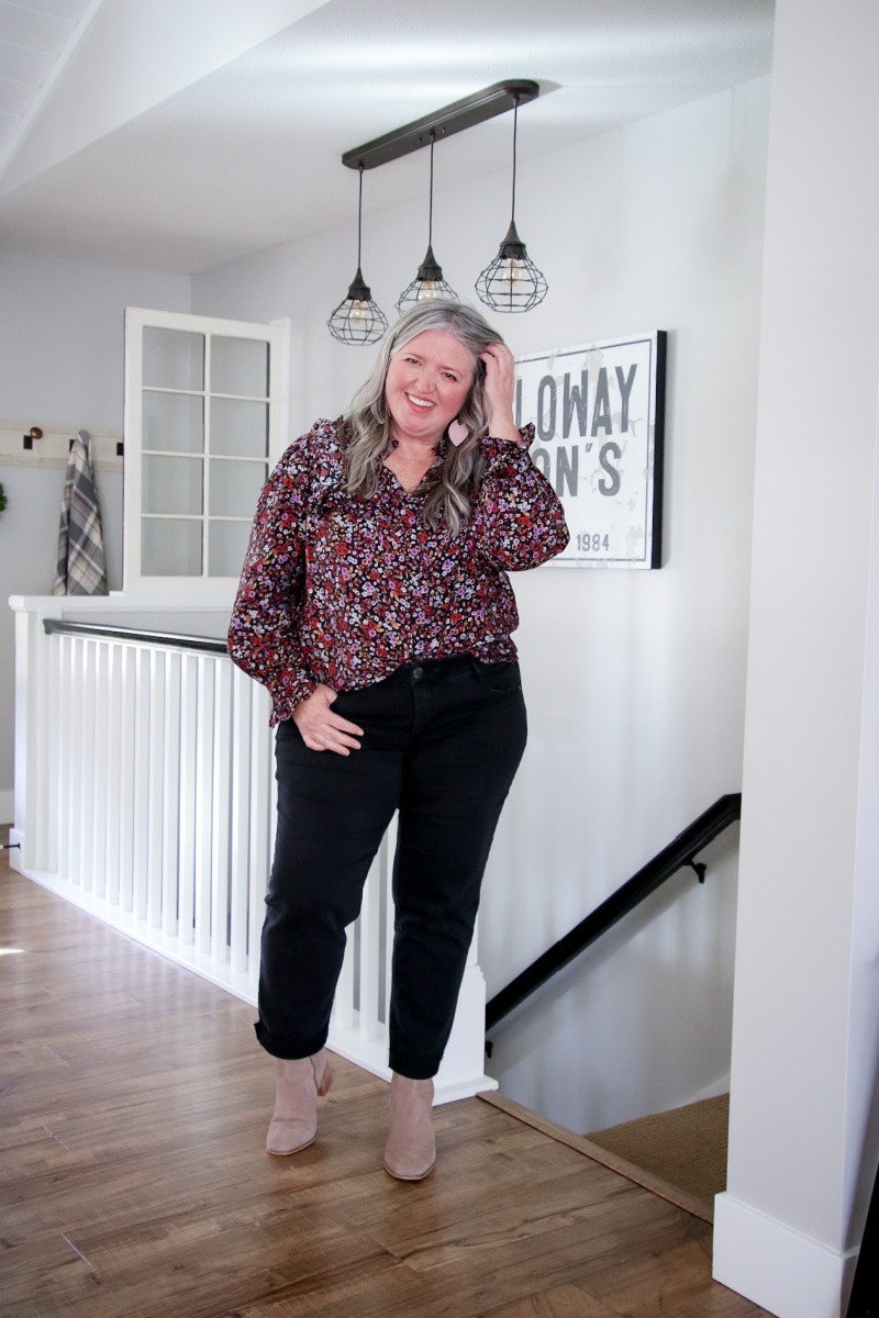 I've rounded up some thanksgiving outfit ideas for curvy menopausal women. Look polished, cover your arms, and keep your cool.

#plussizefashion #thanksgivingoutfitideas #fashionforcurves #outfitideasforwomenover50 #over50outfitideas #midsizefashion #menopausalfashion #floralblouse #straightlegplussizejeans 