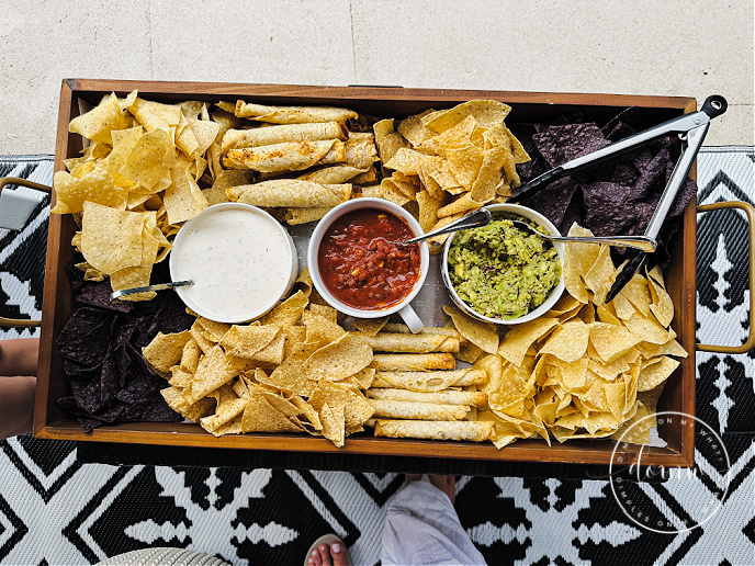 There's nothing better than making friends while snacking on chips and salsa. This epic mexican snack board will put snacks or a meal on the table quickly and make you a ton of friends!

#snackboard #mexicansnackboard #partyfood #easyentertaining